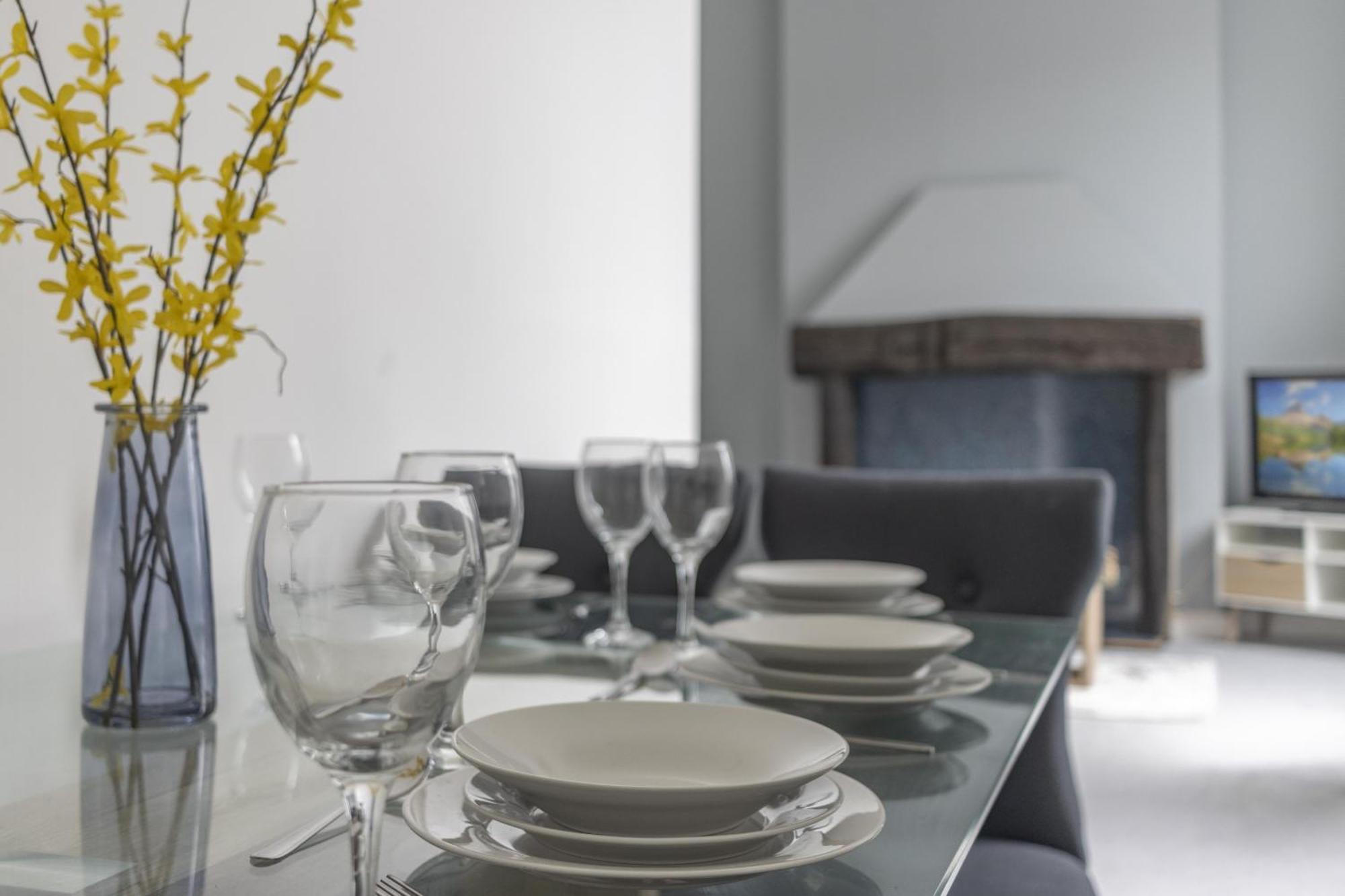 Alexandra - Large 3 Bed Perfect For Contractors, Free Parking, Fast Wifi And Great Value! Apartamento Plymouth Exterior foto